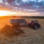 Marca destaca pulverizador MF 500R, colheitadeira MF 5690 e trator MF 8S com plantadeira Momentum em feira estratégica no interior paulista