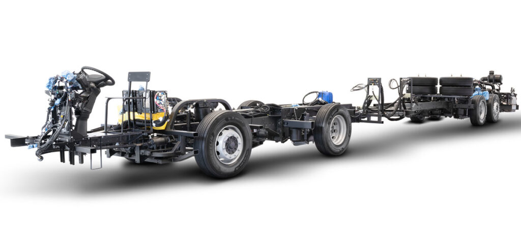 Chassi de ônibus Mercedes-Benz são reconhecidos pela robustez e excelente custo operacional, além do menor índice de emissão de combustíveis