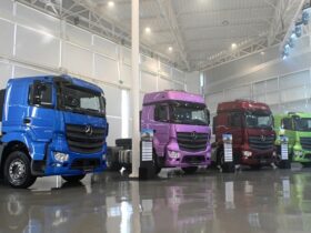 Empresa lança os novos Axor 2038 4x2 e Axor 2545 6x2 com tecnologia BlueTec 6, indicados para transporte rodoviário de carga