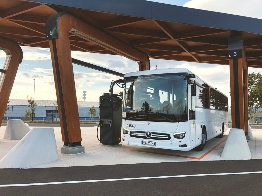 Daimler Buses: a visão da recarga pública de ônibus elétricos
