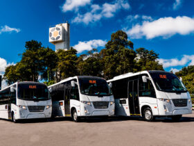 A Volare, um braço da Marcopolo, celebrou a Exportação Volare Access Urbano Curaçao mobilidade sustentável, marcando a renovação da frota de micro-ônibus na ilha caribenha. O que torna essa transação tão significativa para o futuro do transporte público?