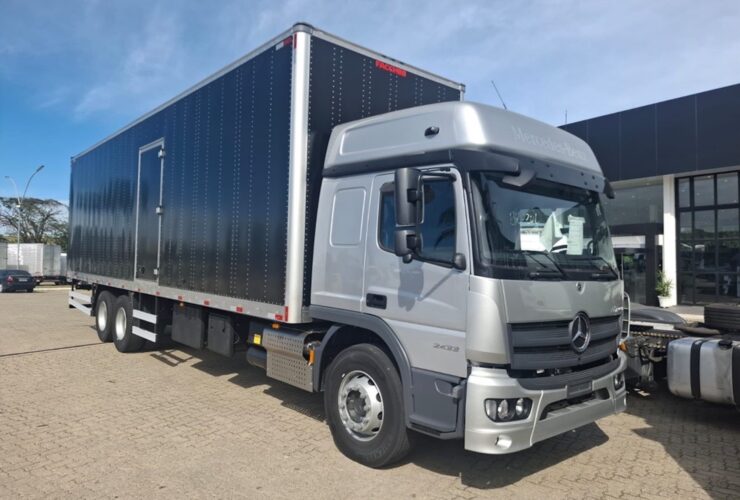 Monfredini Transportes reforça frota com caminhões Mercedes-Benz