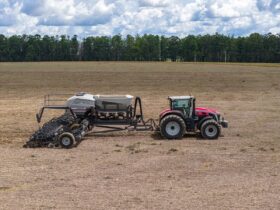 Trator MF 9S e a plantadeira Momentum