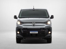 Citroën Jumpy ganha versões Comfort e Luxo para transporte de passageiros, com capacidade para até nove ocupantes e motor 2.2 turbodiesel