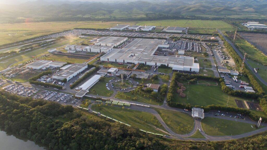 Fábrica da Volkswagen Caminhões e Ônibus em Resende completa 30 anos