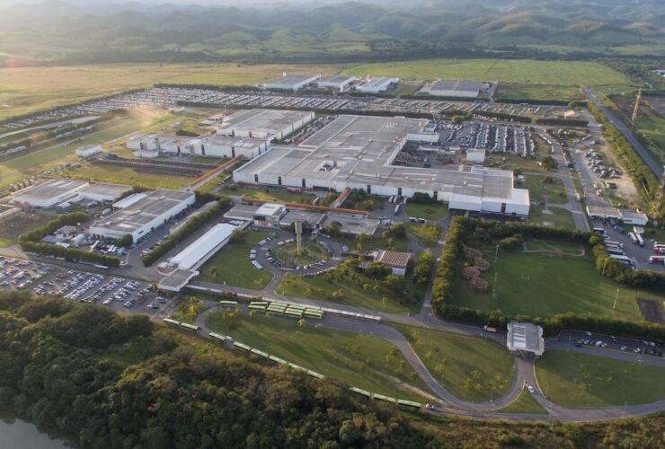 Fábrica da Volkswagen Caminhões e Ônibus em Resende completa 30 anos